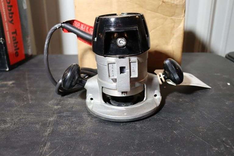Craftsman 315.25066 electric router - Backes Commercial Auctioneers