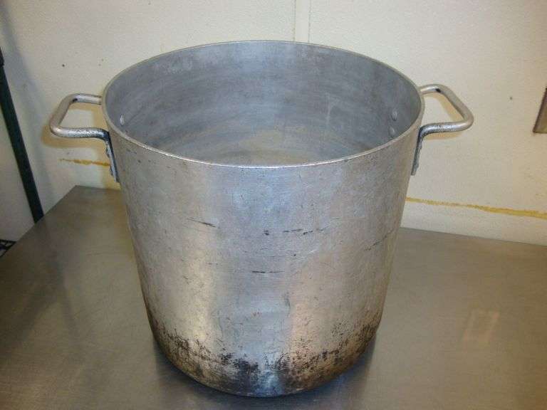 Stockpot, approx. 15" x 15' deep