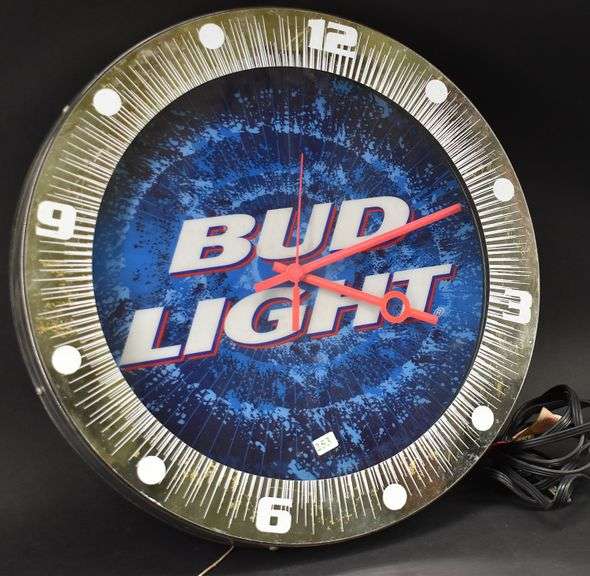 Bud Light Lightup Clock Lights Up Clock Might Need A New Battery 