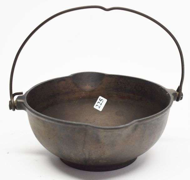 Griswold Cast Iron Patty Bowl 871 BHD Auctions