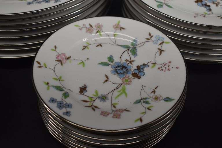 Contemporary Fine China by Noritake Sri Lanka Biltmore Pattern BHD