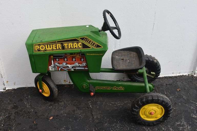 Roadmaster Diesel Power Trac Pedal Tractor Plastic and Metal 36x27