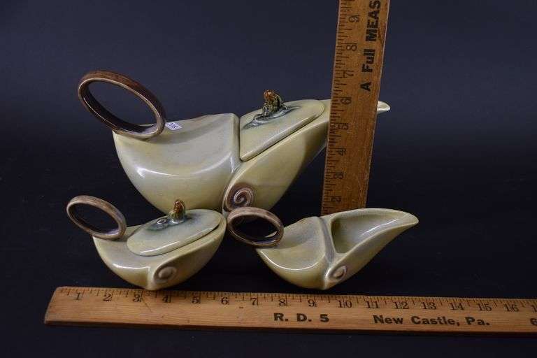 Hull Pottery Parchment & Pine Tea Set (1 small chip) BHD Auctions
