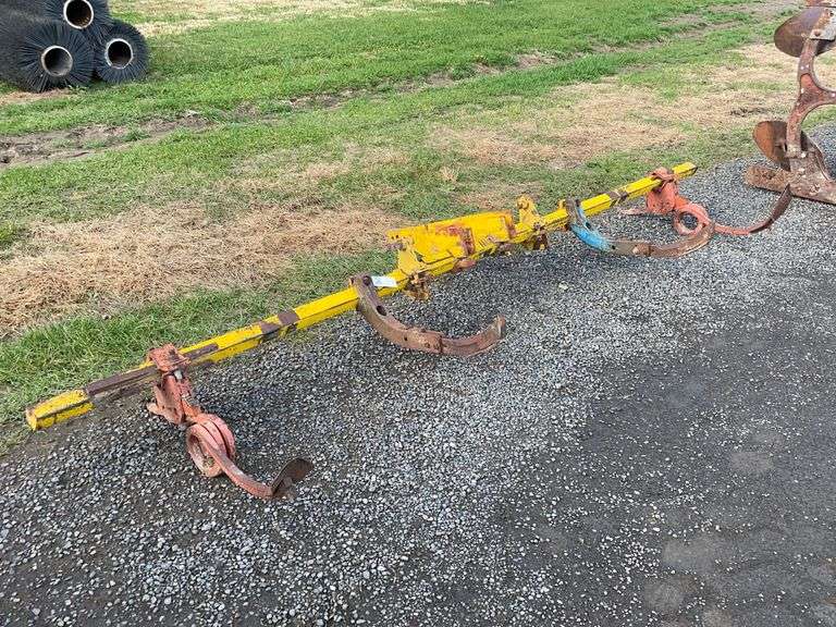 4 Shank Cultivator Booker Auction Company