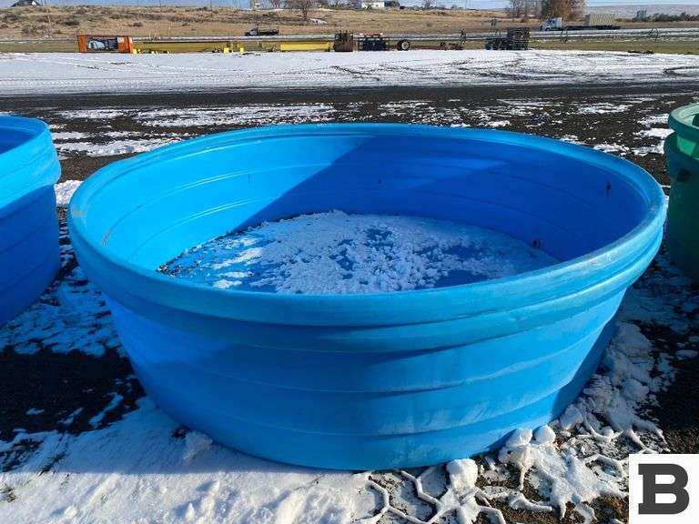 Behlen 9' Poly Stock Tank Booker Auction Company