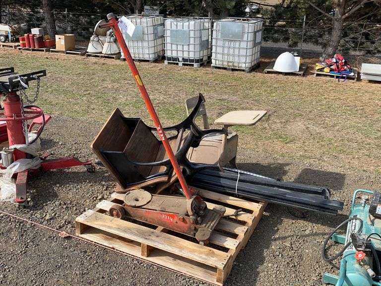 Floor Jack, Grease Gun, 2005 Ford Short Bed Tanneau Cover, Light Bar, 2