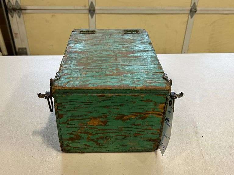 Livestock Brushes, Ver Wrap, Tool Box Booker Auction Company