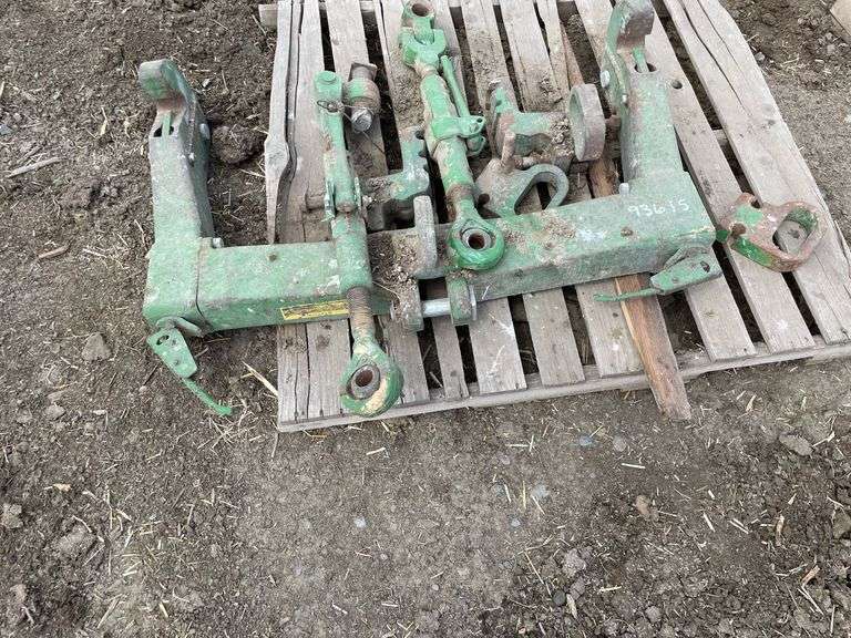 John Deere Quick Hitch, Top Link Booker Auction Company