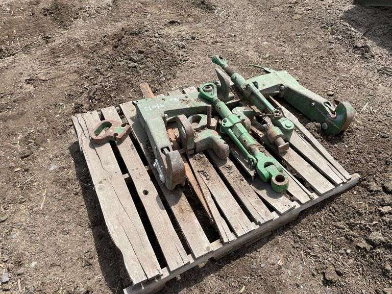 John Deere Quick Hitch, Top Link Booker Auction Company