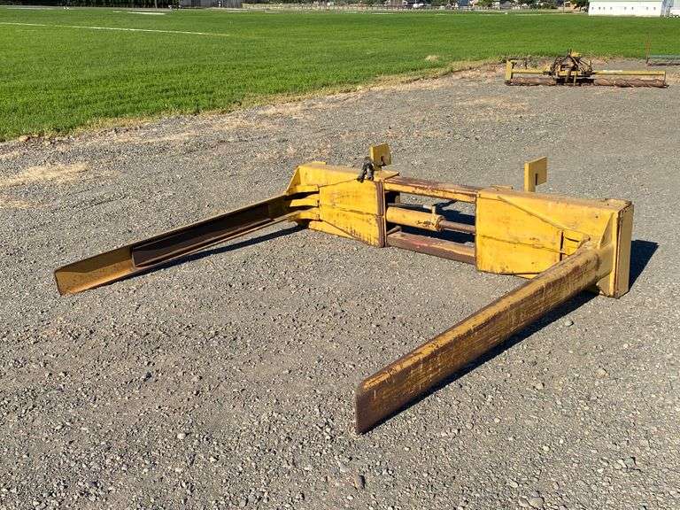 Hay Squeeze Booker Auction Company