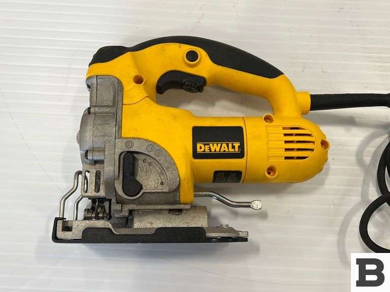 DeWalt DW331 VS Orbital Jig Saw Booker Auction Company