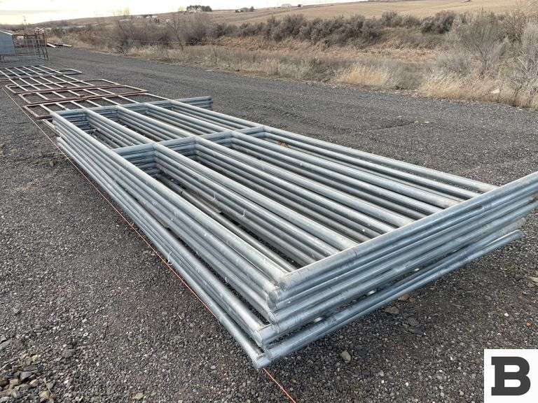 12' Noble Panels Booker Auction Company