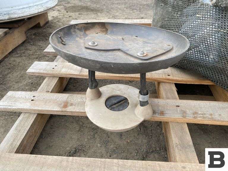 Goose Decoy Stands Booker Auction Company