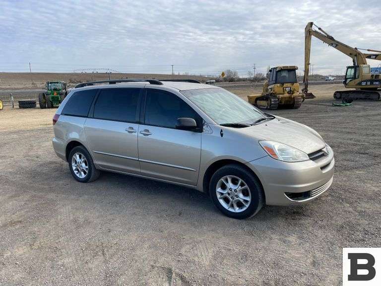 2005 Toyota Sienna Van Booker Auction Company