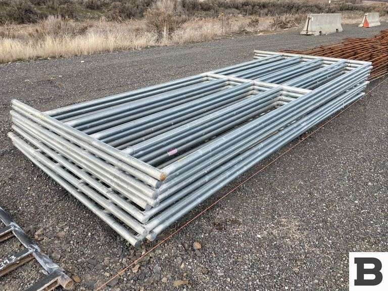 12' Noble Panels Booker Auction Company