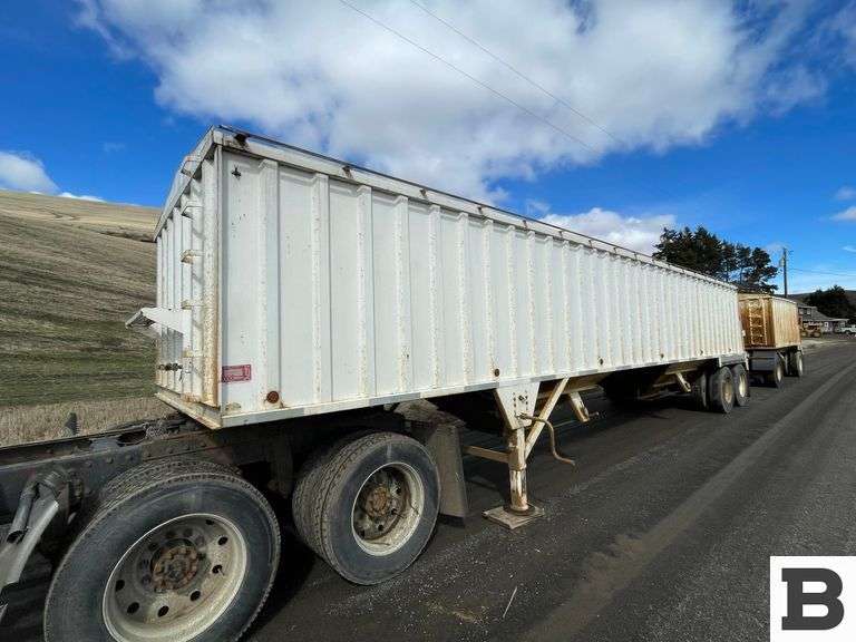 2009 Homemade Hopper Bottom Grain Trailer Booker Auction Company