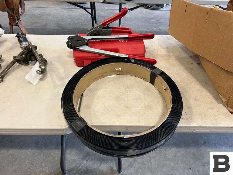 Harbor Freight Pipe Threading Kit with Metal Banding Booker Auction