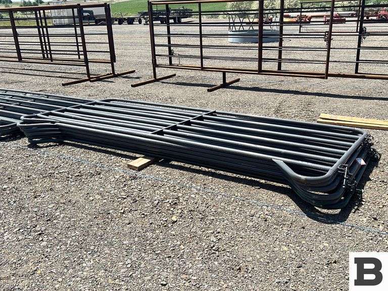 12’ Utility Panels Booker Auction Company