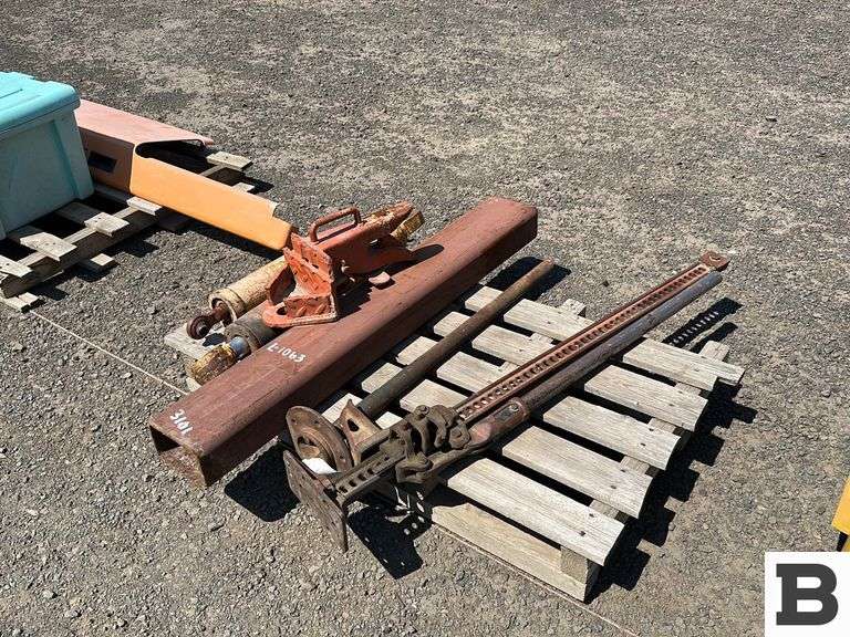 HiLift Jack, Hydraulic Cylinders, Square Tubing Booker Auction Company