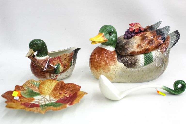 Fitz and Floyd Huntington series duck tureen with laded and sauce gravy