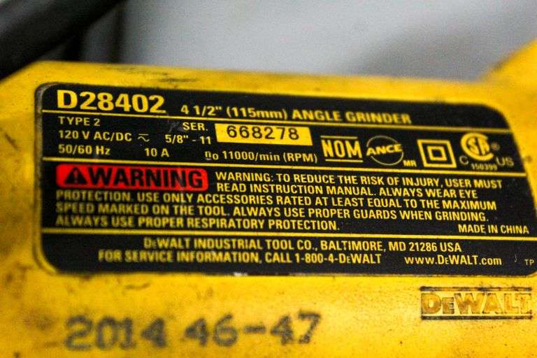 DeWalt Angle grinder Type 2 Model D28402, Serial number 668278, per