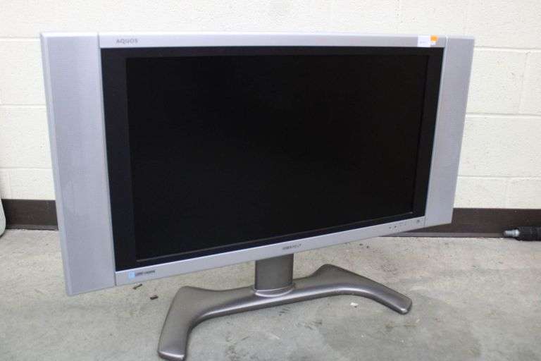 Sharp Liquid Crystal TV Model LC32DA5U with remote Bunting Online