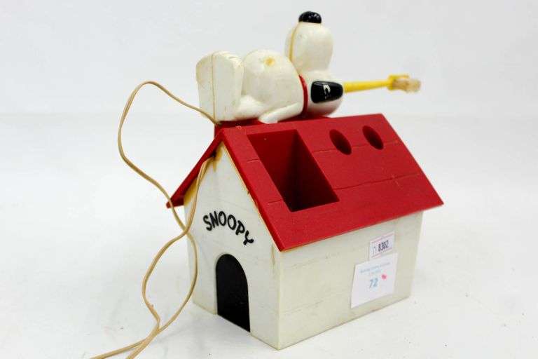 Vintage 1972 Snoopy Peanuts Battery Operated Toothbrush Bunting