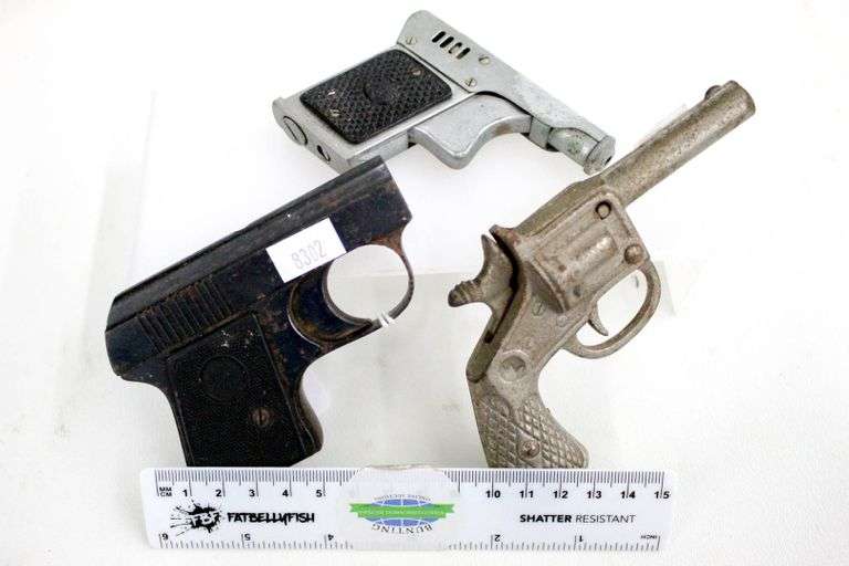 EM GE German vintage starter pistol (4" long) and pistol shaped