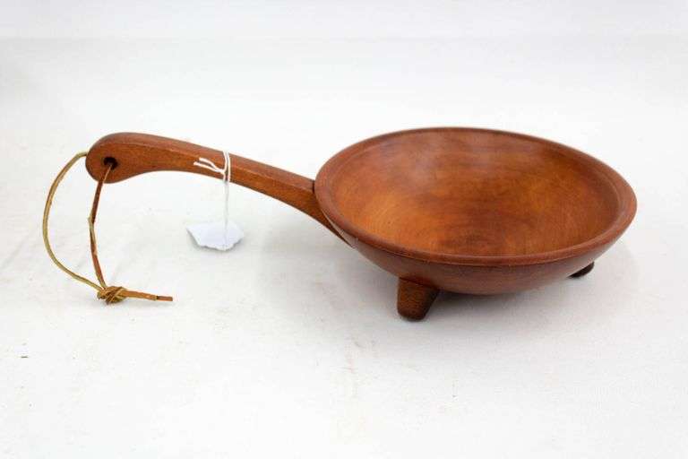 Vintage Munising Footed Wood Bowl with Handle Bunting Online Auctions