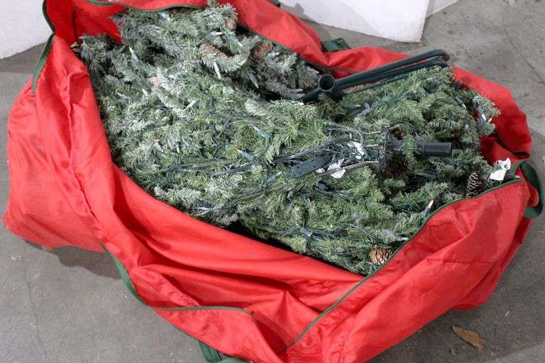 Realistic Christmas Tree Bunting Online Auctions