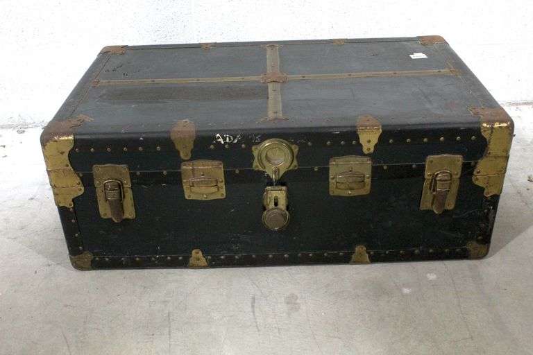 Flat Top Steamer Trunk, 21"x37"x14". Bunting Online Auctions