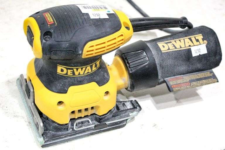 DeWalt DWE6411 1/4 Sheet Palm Sander with box and case Bunting Online