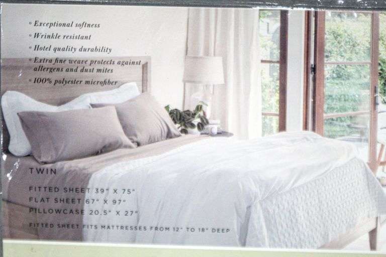 Home by Jennifer Adams Twin Sheet Set Bunting Online Auctions