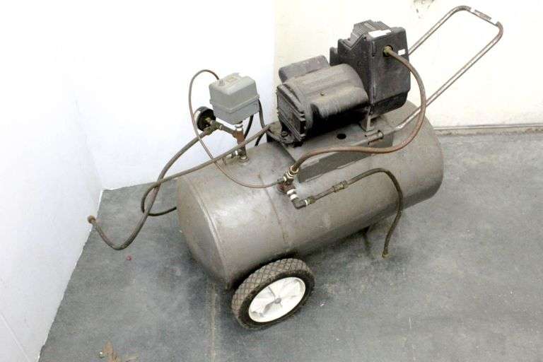 Campbell Hausfeld Workhorse 3.5 Air Compressor Bunting Online Auctions