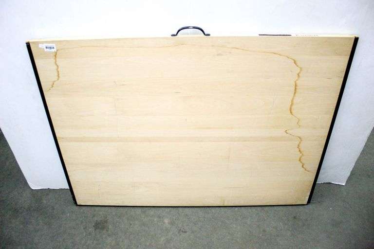 Professional drafting board with paradraft parallel bar. Description