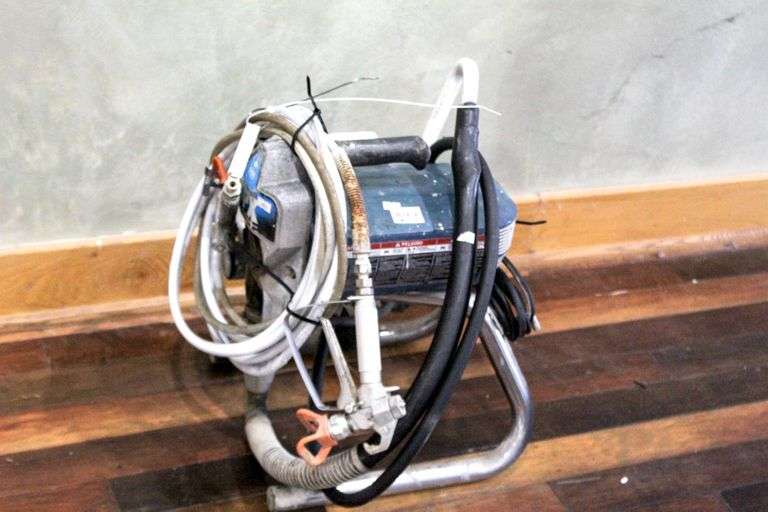 Sherwin Williams airless paint sprayer Bunting Online Auctions
