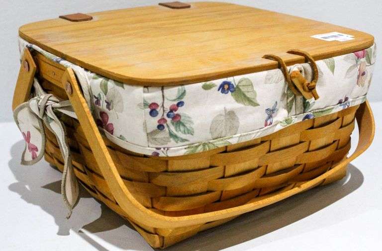Longaberger Family Picnic Basket with Liner Bunting Online Auctions