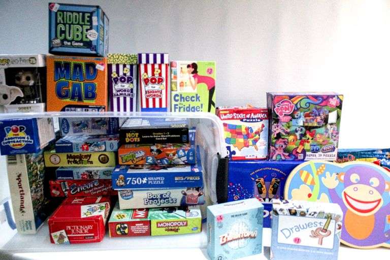 Collection of toys, games, puzzles and more Bunting Online Auctions