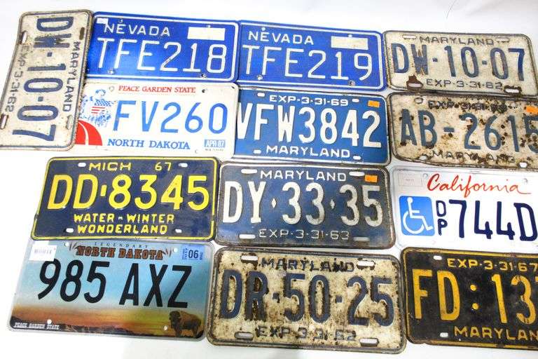 Collection of Vintage Car License Plates Bunting Online Auctions