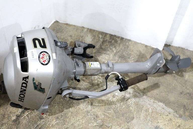 Honda Four Stroke 2HP Outboard Motor built in gas tank and aircooled