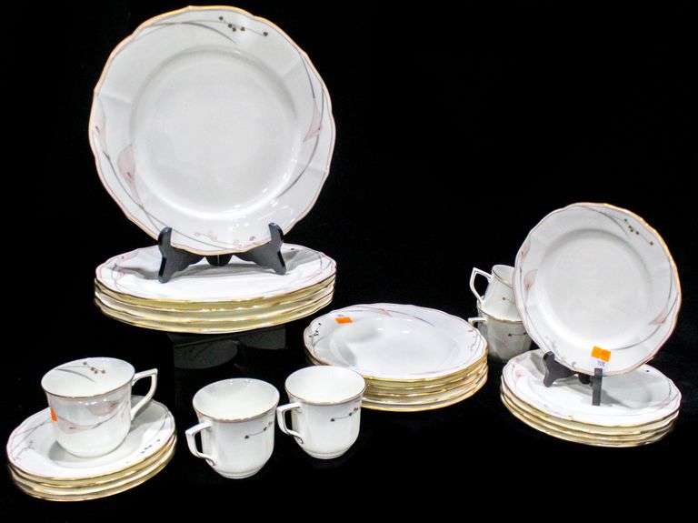 Mikasa Bone China Capll Bellamy Made in Japan Tableware Collection