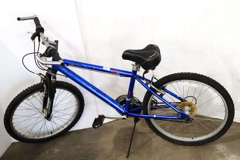 mongoose lightweight aluminum mountain bike