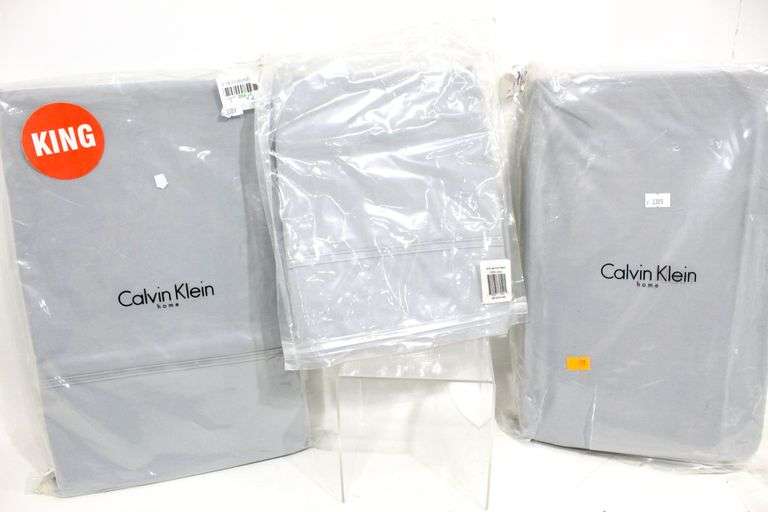 Calvin Klein Sheet Set includes King Size Fitted and Flat Sheets and