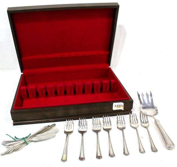 Silver Flatware Collection in Silverware Chest Bunting Online Auctions