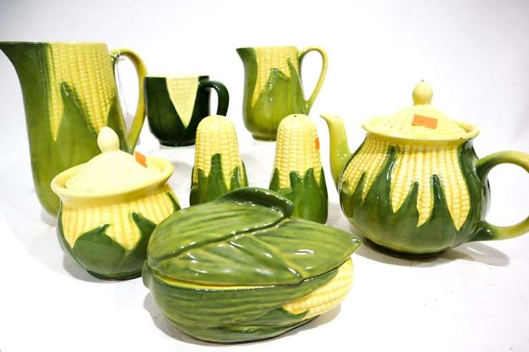 Shawnee USA Corn King / Corn Queen Ceramic Pottery Pitcher Salt & Pepper Shaker Creamer