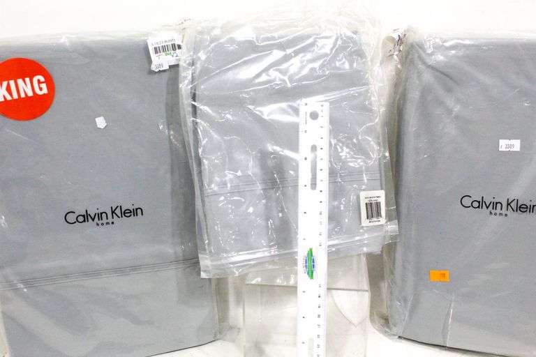 Calvin Klein Sheet Set includes King Size Fitted and Flat Sheets and