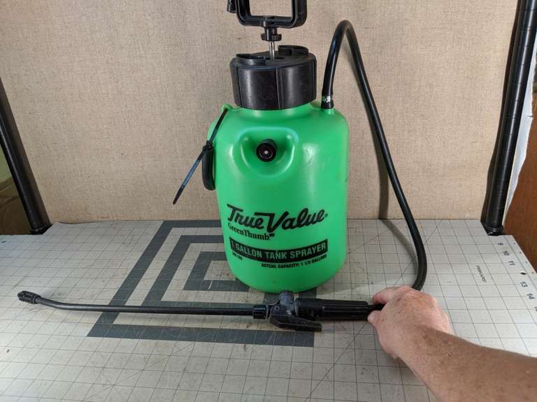 USED 1 GALLON TANK SPRAYER, HEDGE TRIMMERS, TREE PRUNING BLADES AND