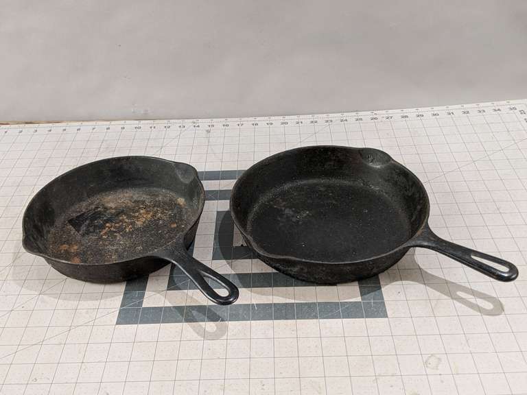2 GRISWOLD SKILLETS Bid On Estates Auction Services