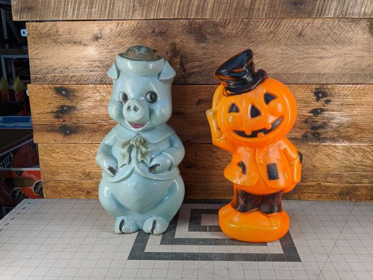 PLASTIC PIGGY BANK AND HALLOWEEN PUMPKIN BLOW MOKD Bid On Estates