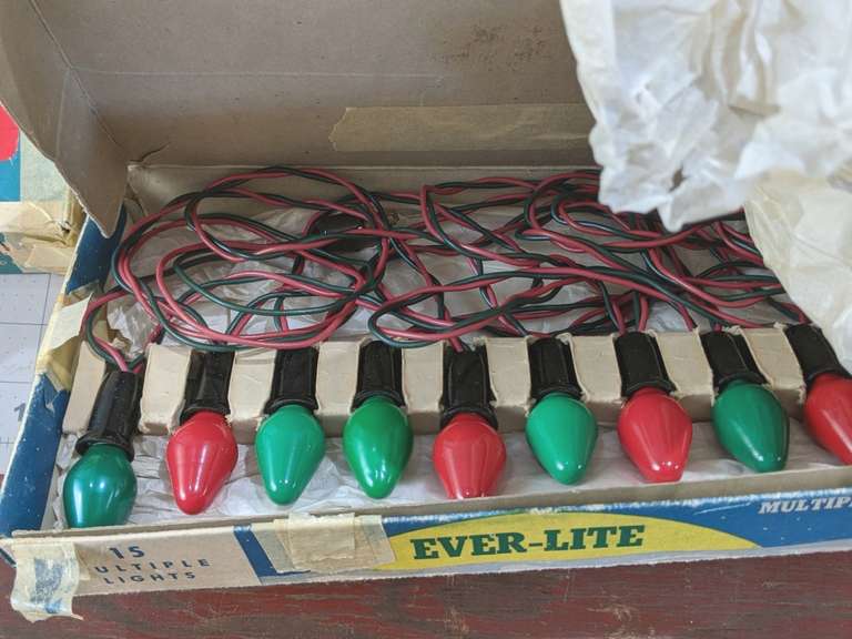 BOX OF CHRISTMAS TREE LIGHTS Bid On Estates